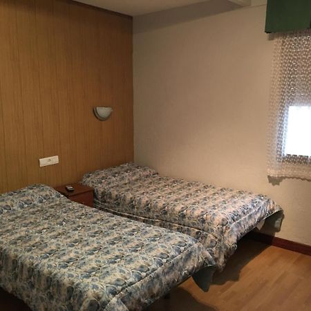 Hostal Hilton Бургос Экстерьер фото