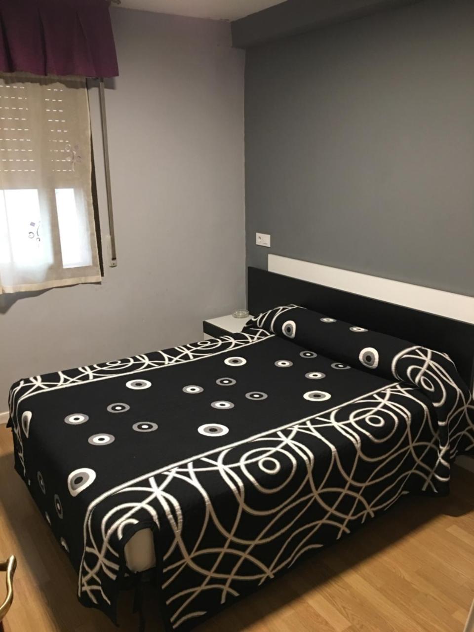 Hostal Hilton Бургос Экстерьер фото