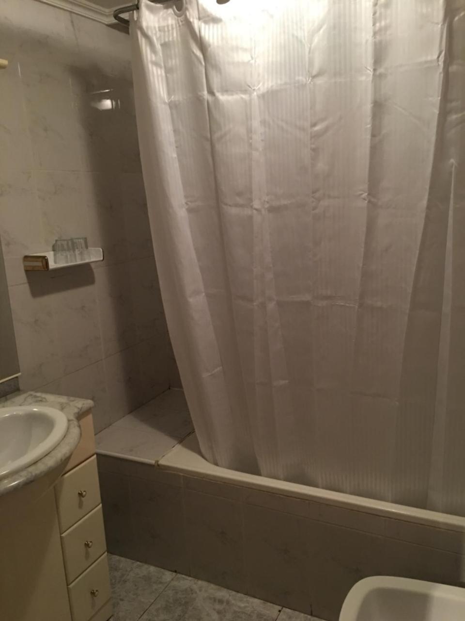 Hostal Hilton Бургос Экстерьер фото