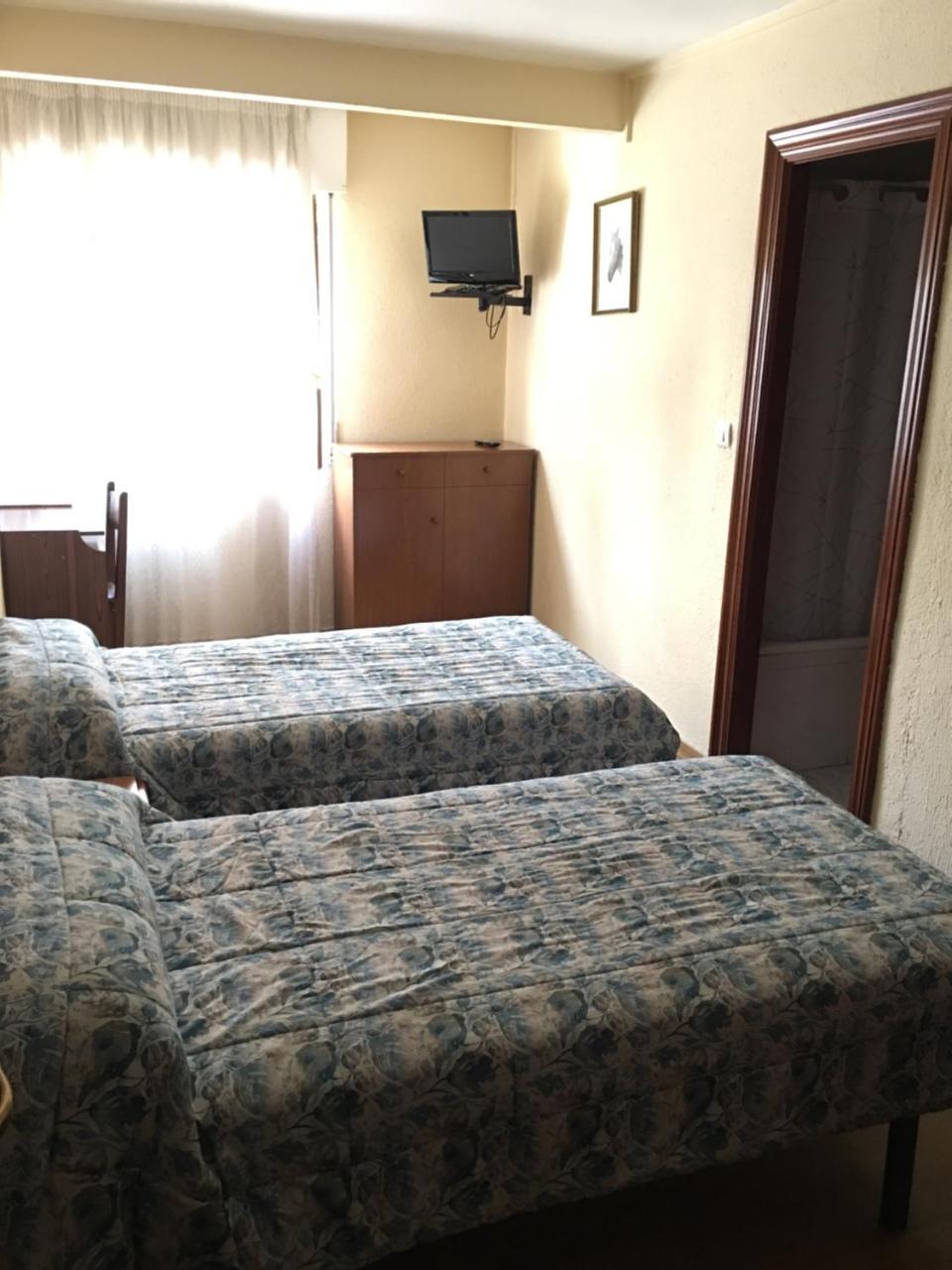 Hostal Hilton Бургос Экстерьер фото